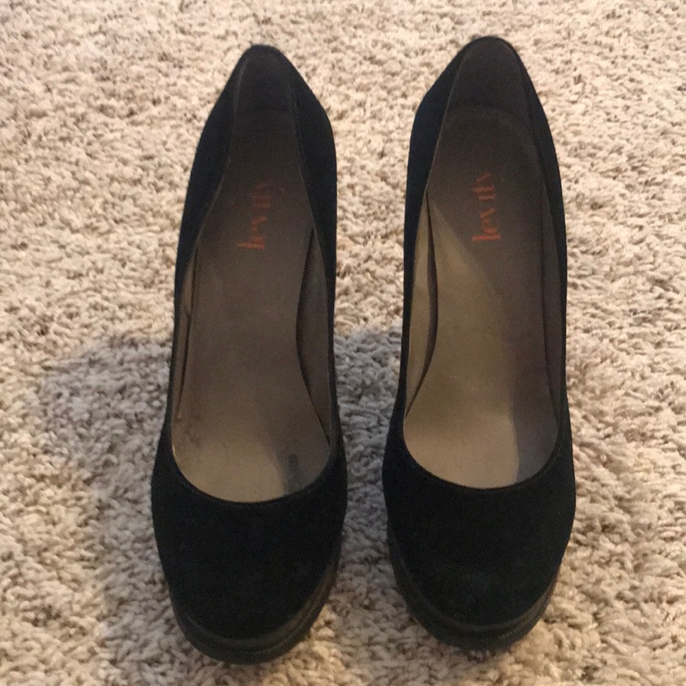 Black suede pumps